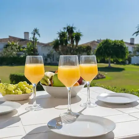 213 - Andaluzas A 50m Playa Estepona